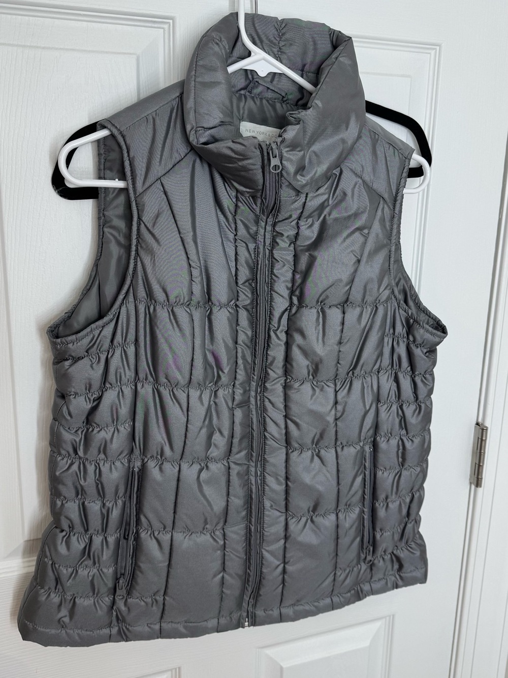 Women’s Quilted Puffer Vest - Silver